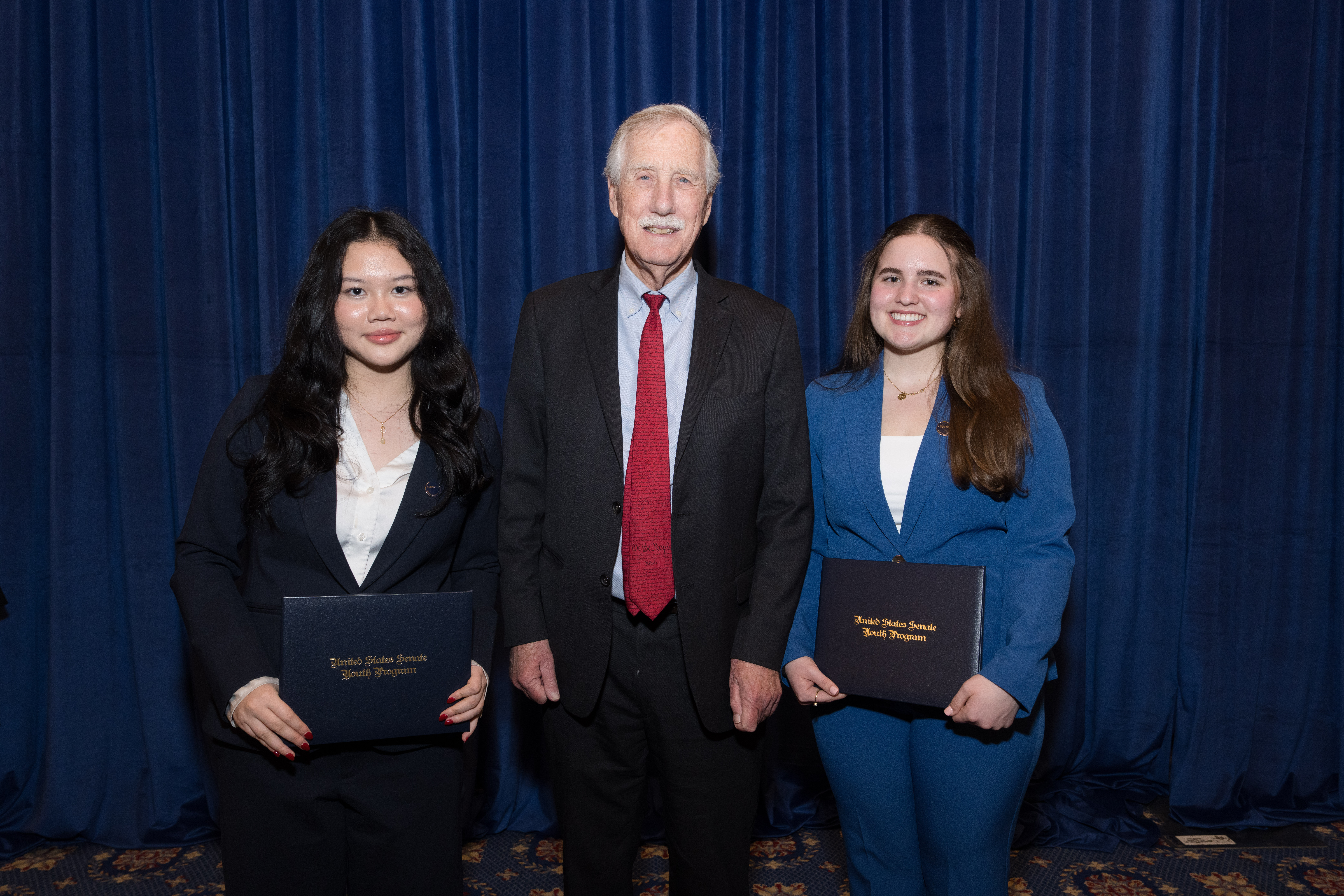 Angus King with students
